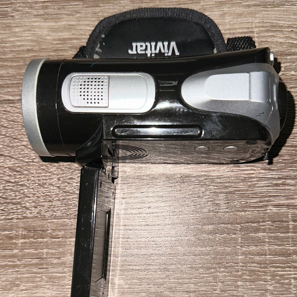 Vivitar Black and Silver Video Camera Equipment - Picture 4 of 4